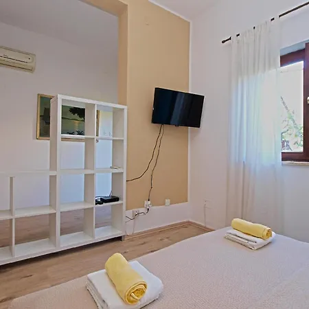 Fuer 2 Personen Ca 30 Qm In Pula, Istrien Istrische Riviera Lejlighed Pula